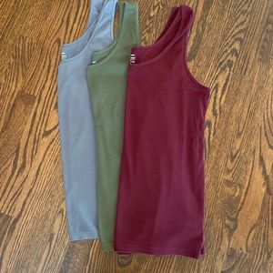 Old Navy first layer tank tops in XXL, 3 pack